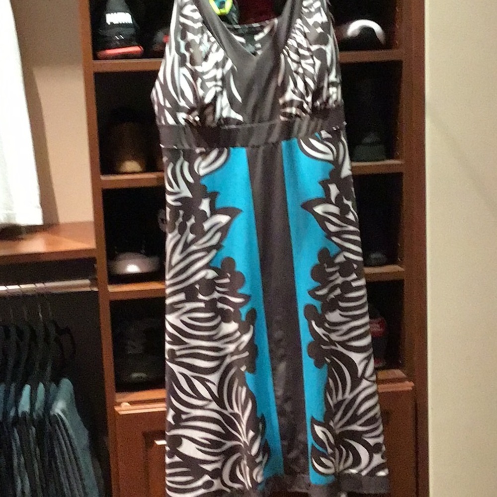 INC Free flowing dress scarf sides longer on the sides